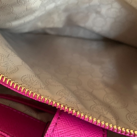 Michael Kors Satchel Fuschia - Picture 8 of 11